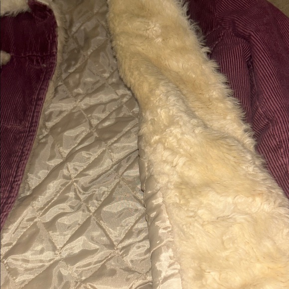 Plum fuchsia fur collar corduroy cropped light jacket - Picture 9 of 11